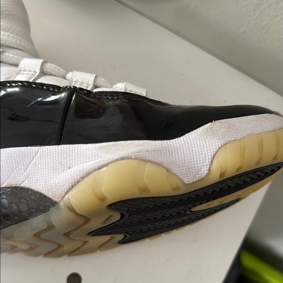 Air Jordan 11 Retro “Concord” 2000 Athletic Shoes - Picture 13 of 13